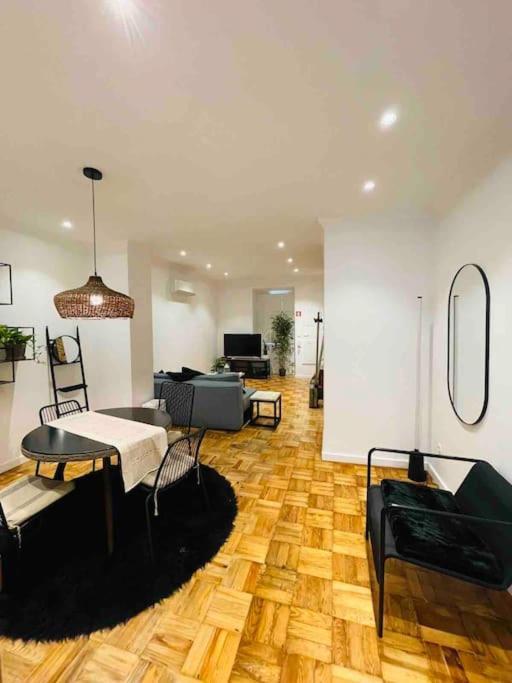 Moderno Com Jardim Av. Da Liberdade Apartment *