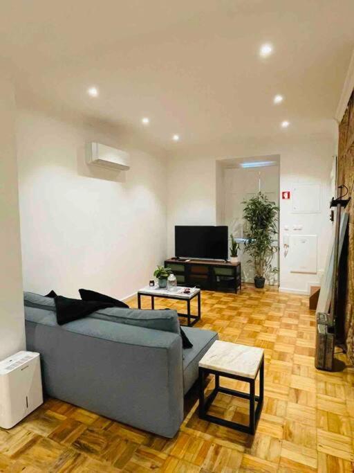 Moderno Com Jardim Av. Da Liberdade *