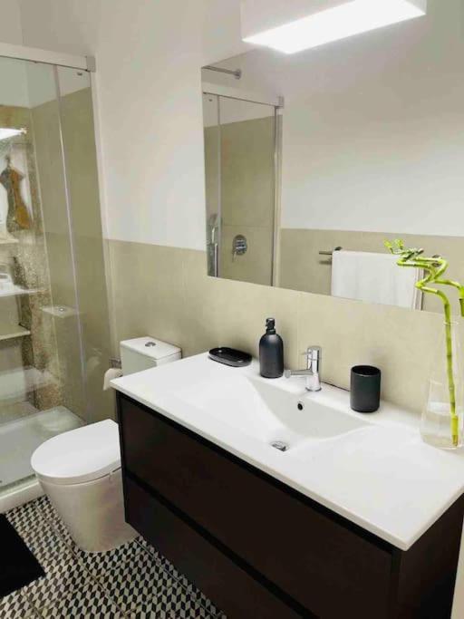 Moderno Com Jardim Av. Da Liberdade Apartment